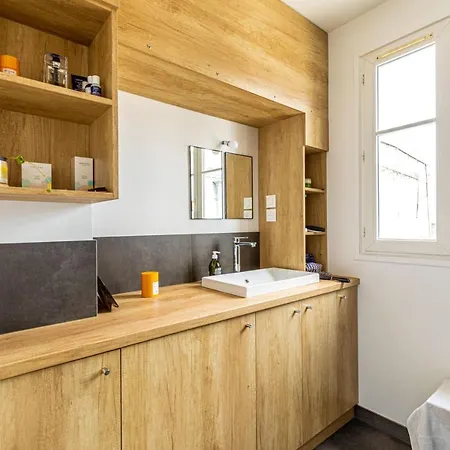 Guestready - Modern Charm In The 7th District Paříž
